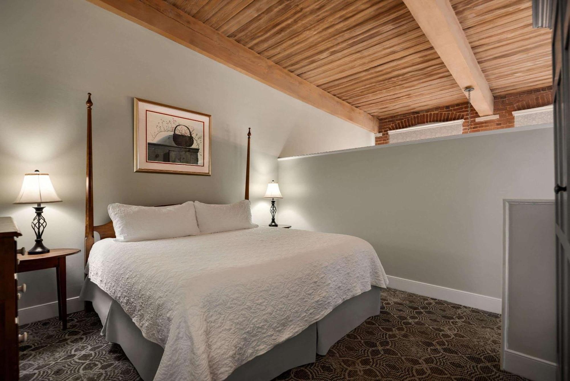The Historic Brookstown Inn, Trademark Collection By Wyndham Winston-Salem Eksteriør bilde