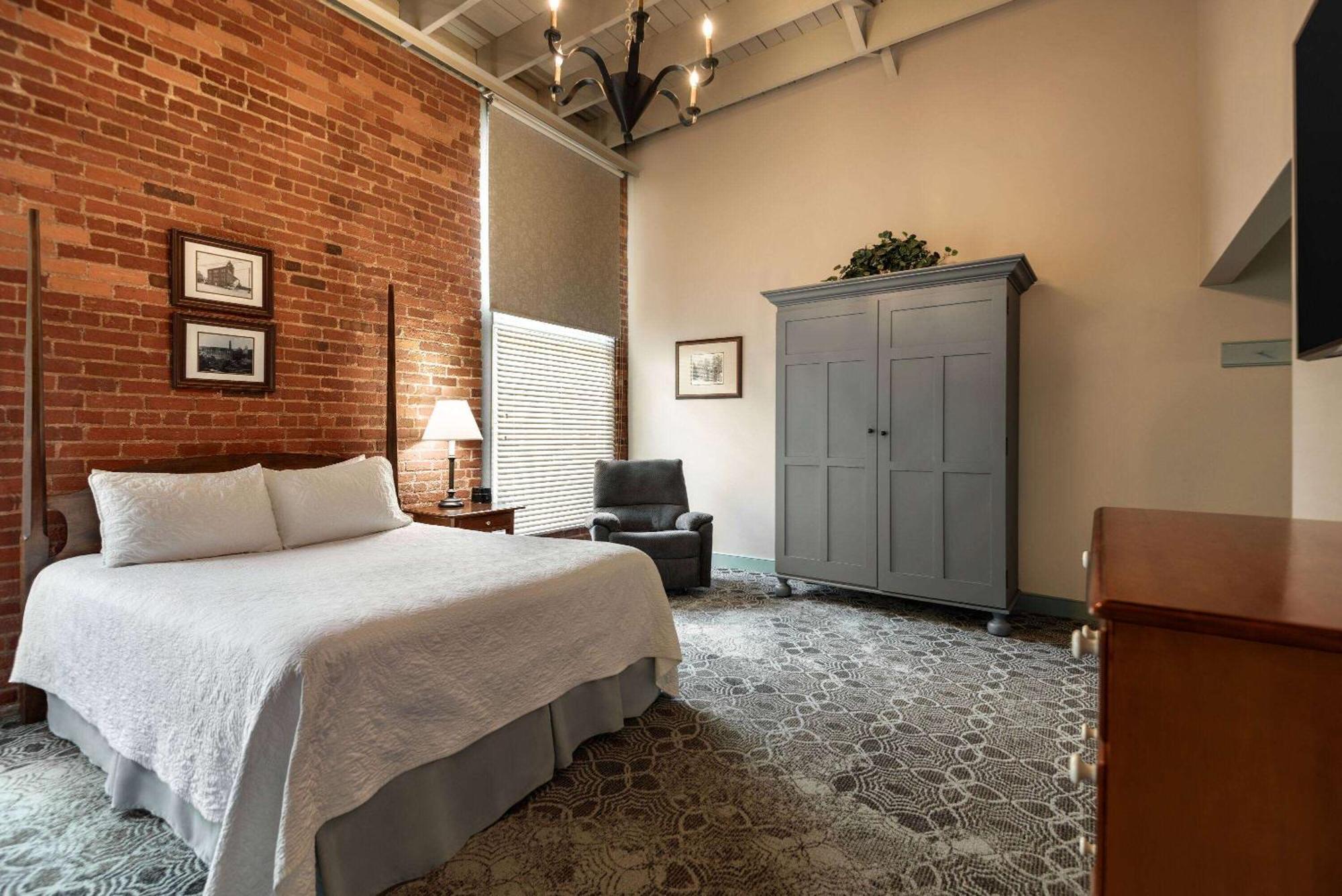 The Historic Brookstown Inn, Trademark Collection By Wyndham Winston-Salem Eksteriør bilde