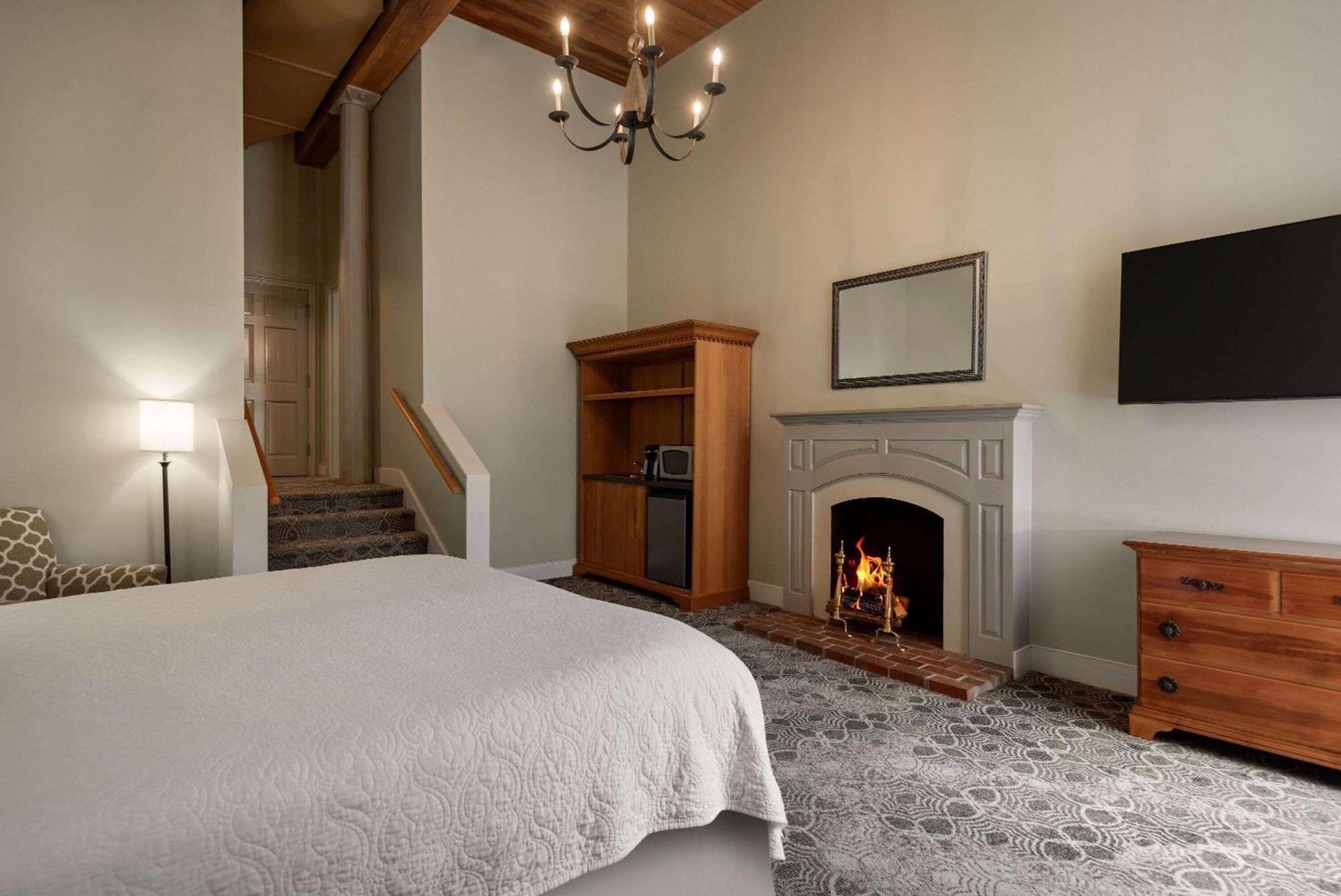 The Historic Brookstown Inn, Trademark Collection By Wyndham Winston-Salem Eksteriør bilde