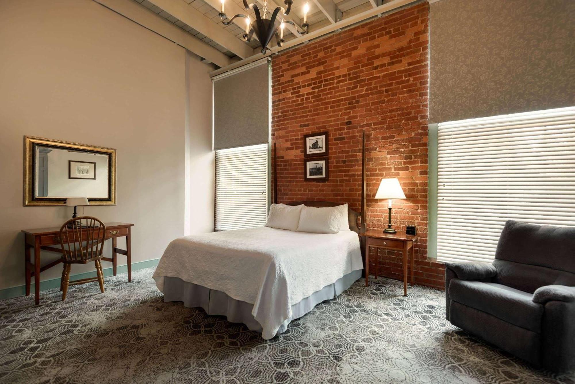 The Historic Brookstown Inn, Trademark Collection By Wyndham Winston-Salem Eksteriør bilde