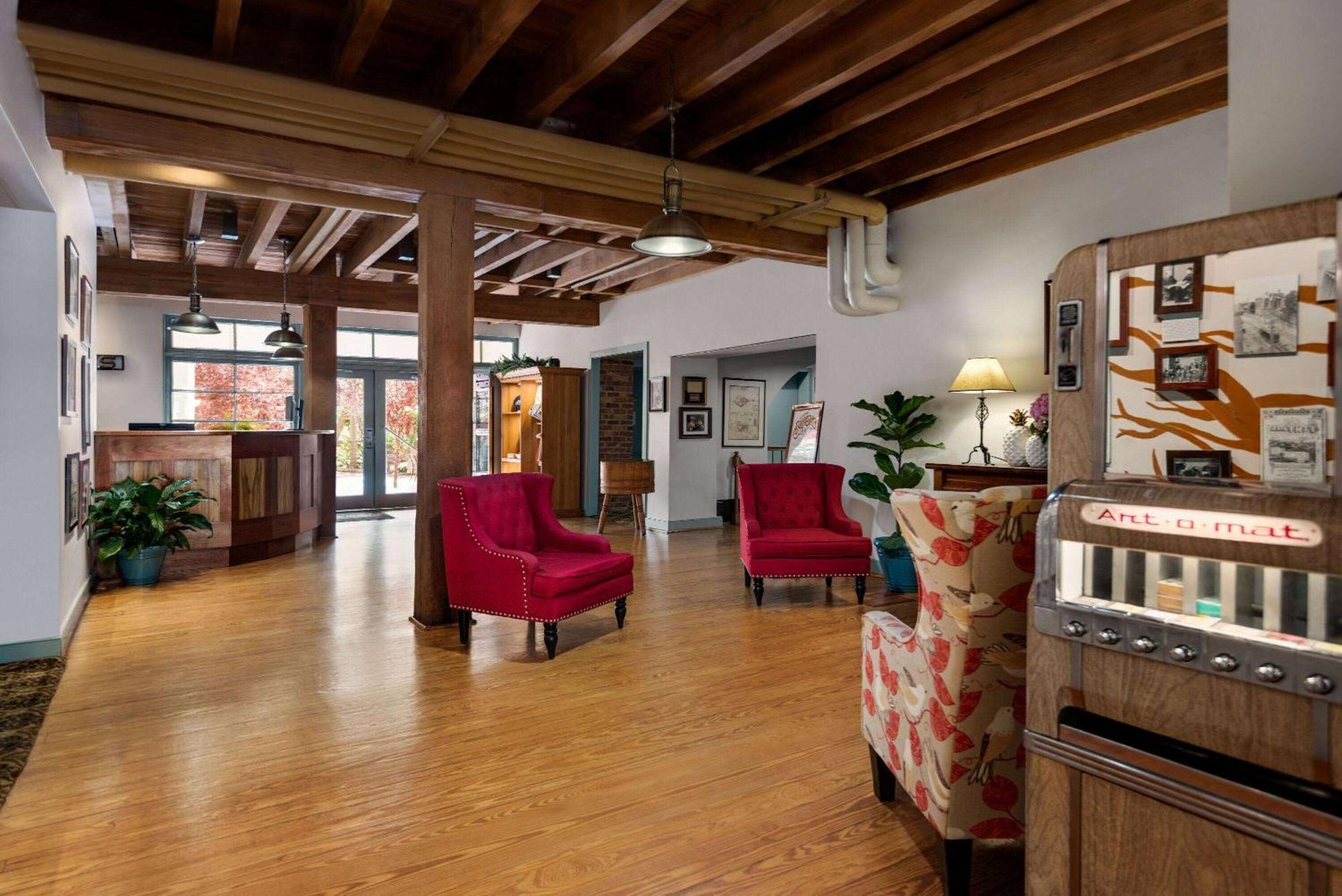 The Historic Brookstown Inn, Trademark Collection By Wyndham Winston-Salem Eksteriør bilde